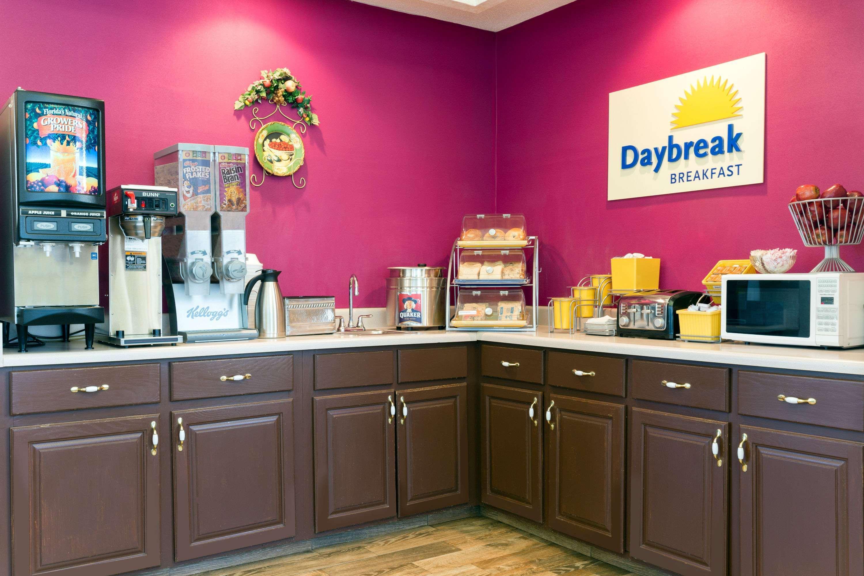 Days Inn By Wyndham Clemson Exteriér fotografie