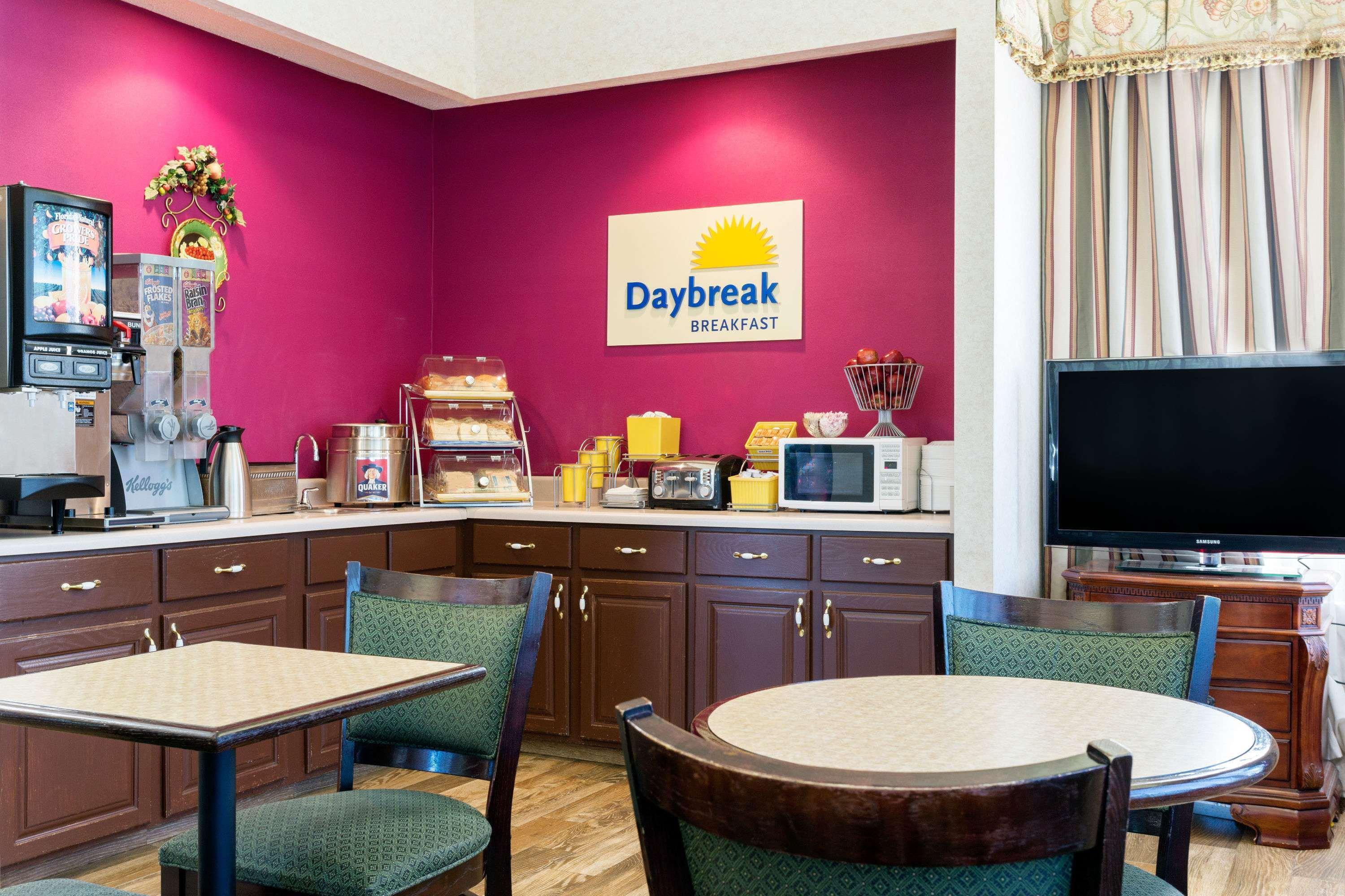 Days Inn By Wyndham Clemson Exteriér fotografie