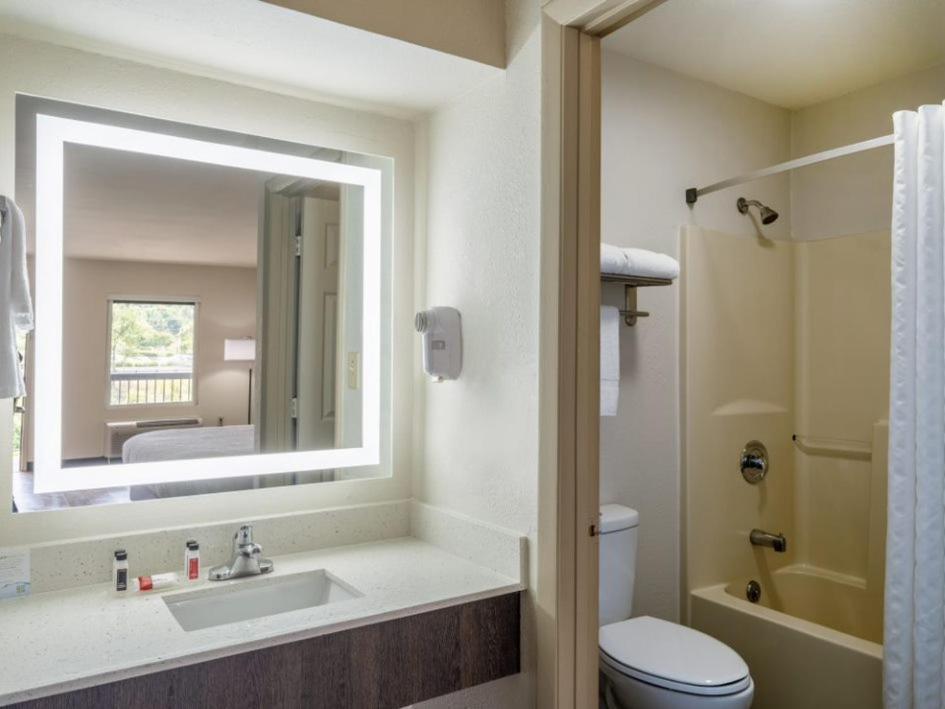 Days Inn By Wyndham Clemson Exteriér fotografie